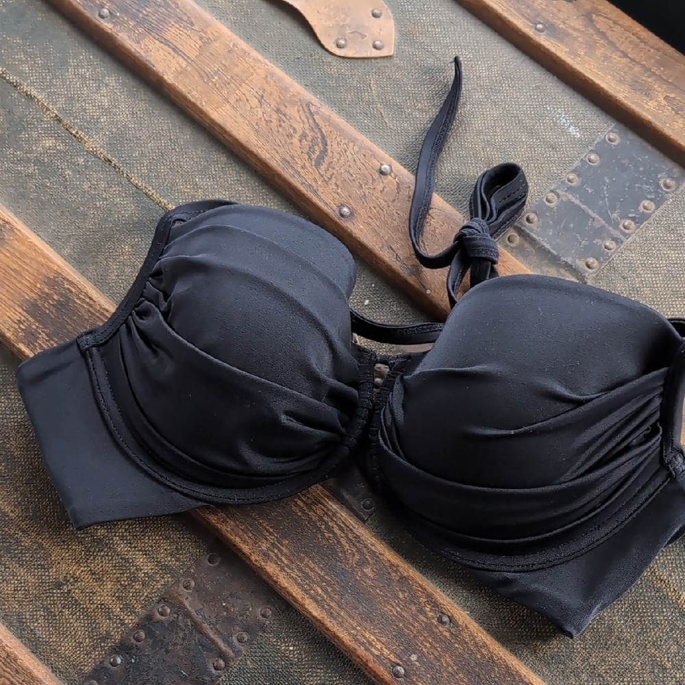 Victoria's Secret Elegant Black Bikini Top
